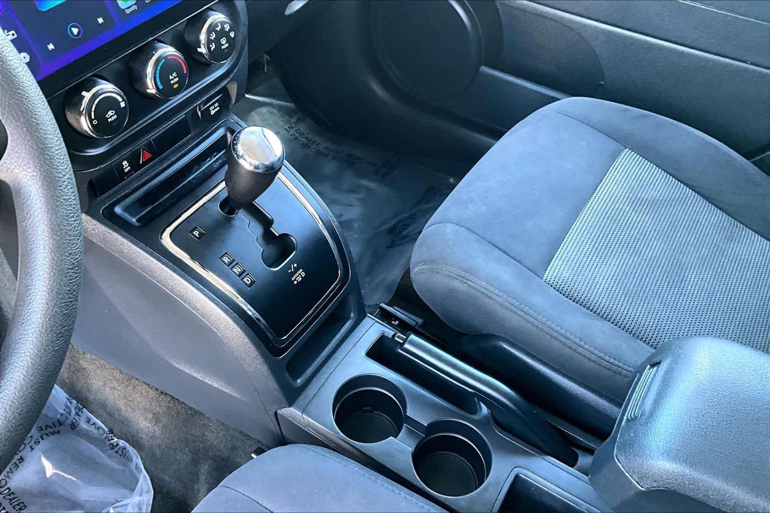Used 2016 Jeep Patriot Sport FWD image 16
