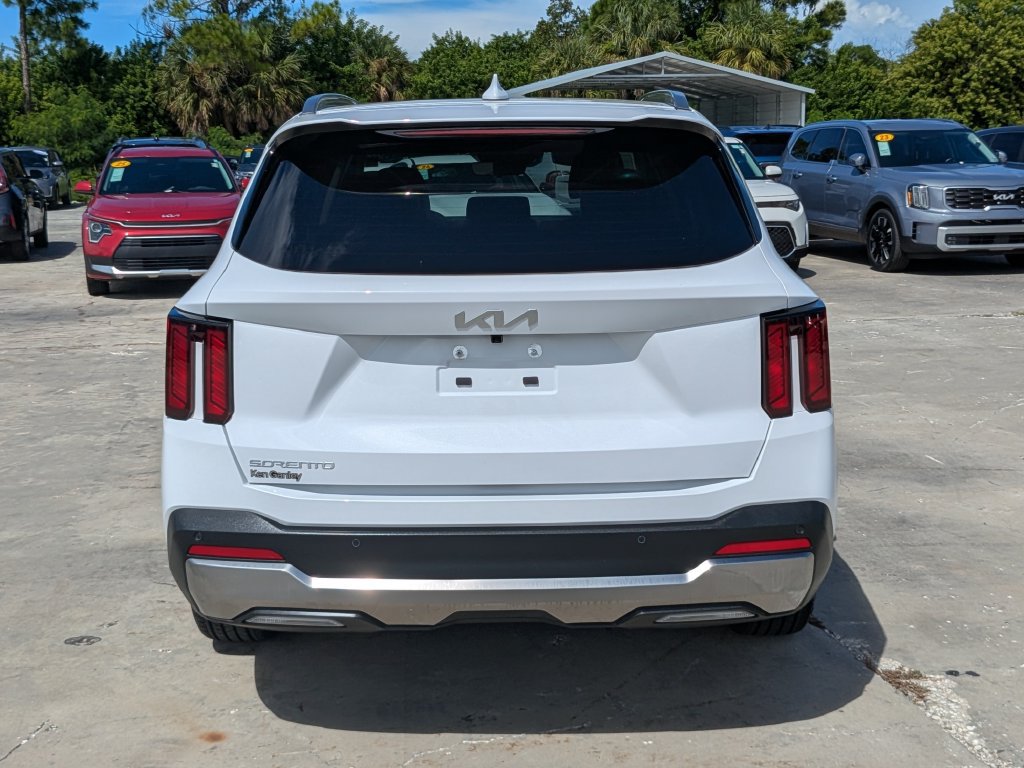 Certified 2026 Kia Sorento S w/ S Panoramic Sunroof Package FWD image 7