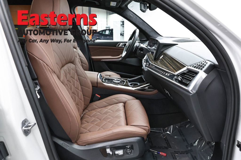 Used 2023 BMW X7 xDrive40i w/ Executive Package image 25