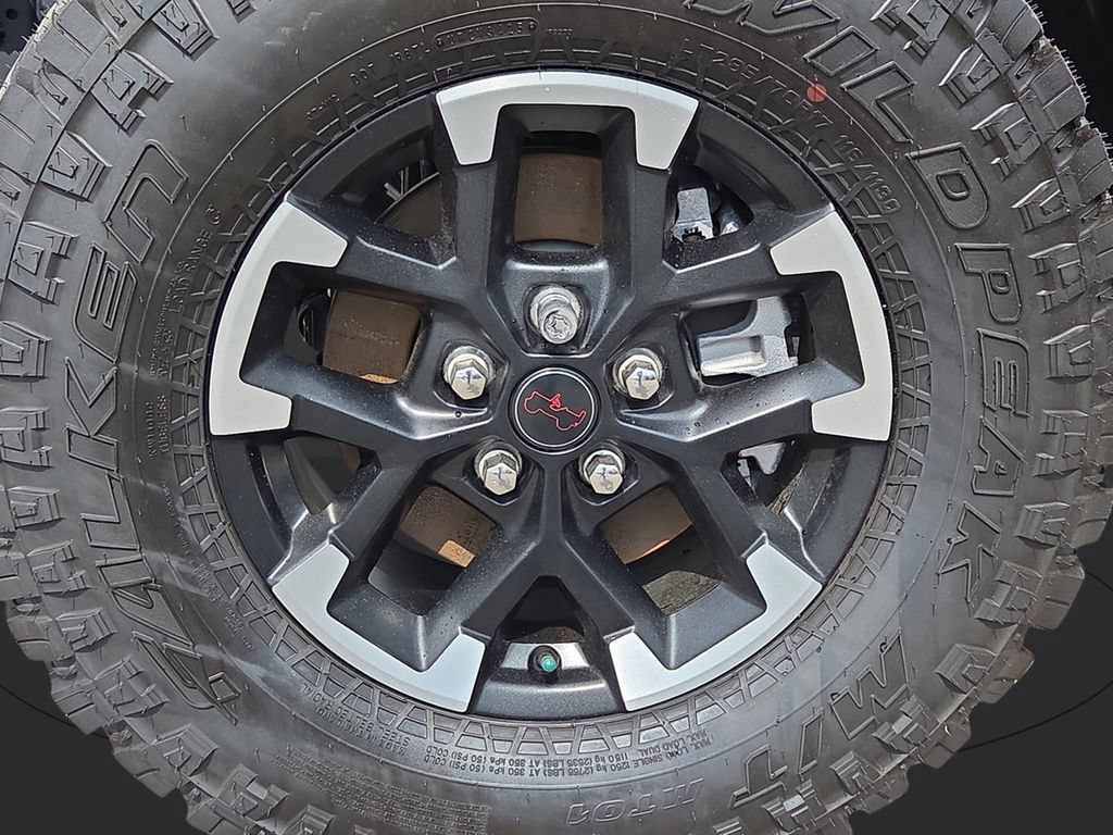 New 2026 Jeep Gladiator Rubicon w/ Steel Power Dome Hood Package AWD/4WD image 9