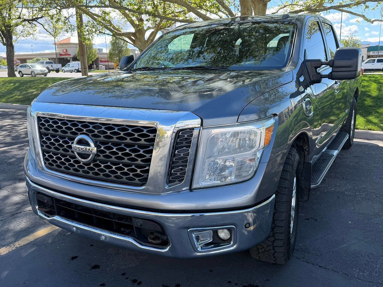 Used 2017 Nissan Titan S AWD/4WD image 11