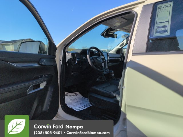Used 2025 Ford Ranger Lariat w/ FX4 Off-Road Package AWD/4WD image 9