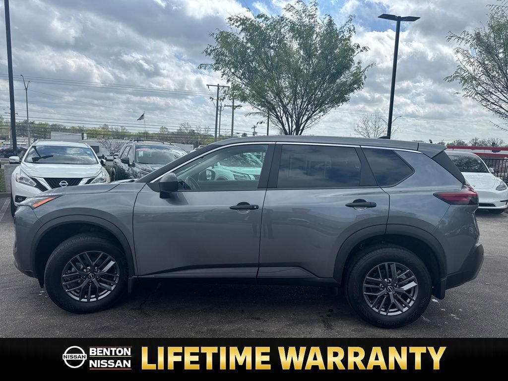 Used 2023 Nissan Rogue S image 5