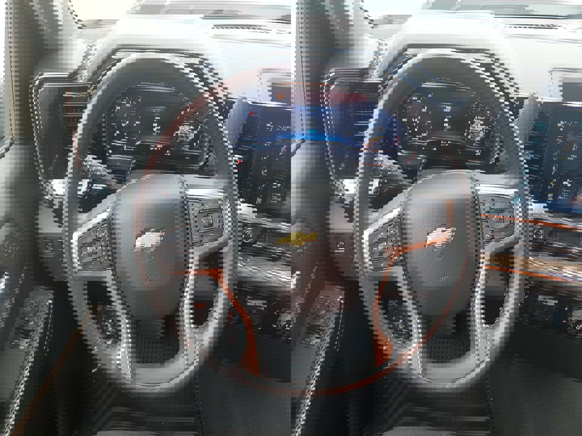 Used 2024 Chevrolet Silverado 2500 LT w/ Convenience Package image 18