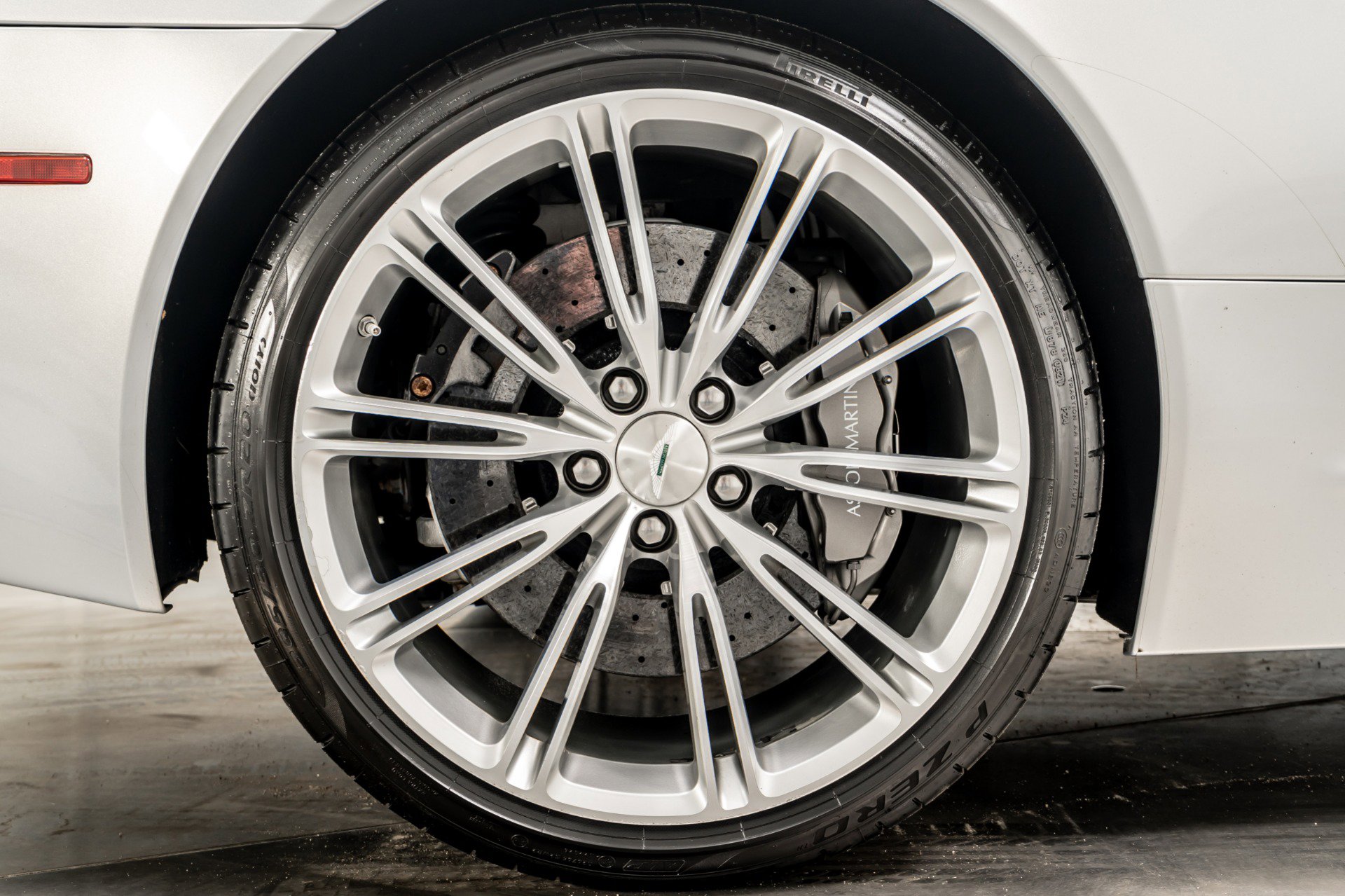 Used 2014 Aston Martin DB9 Volante image 35