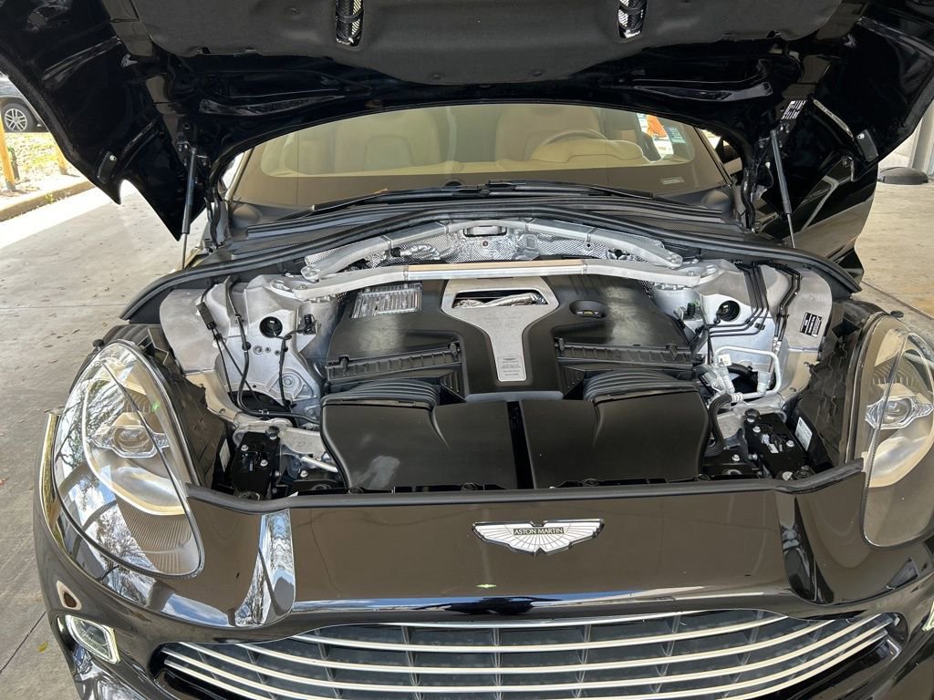 Used 2023 Aston Martin DBX image 11