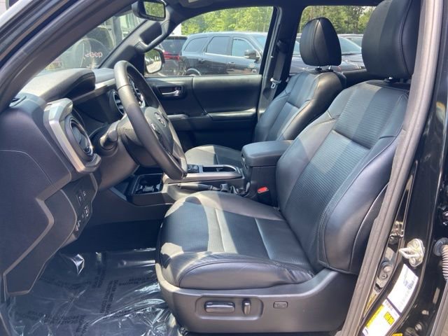 Used 2020 Toyota Tacoma Limited image 12