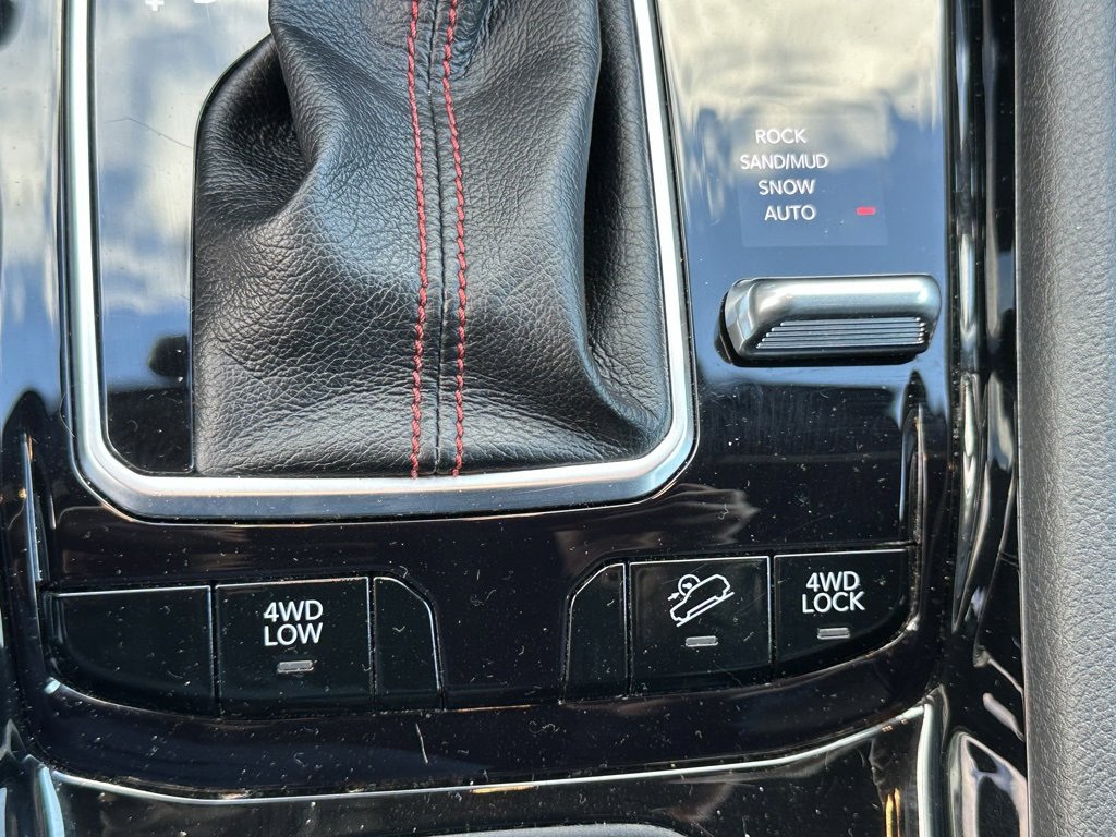 Used 2024 Jeep Compass Trailhawk image 6