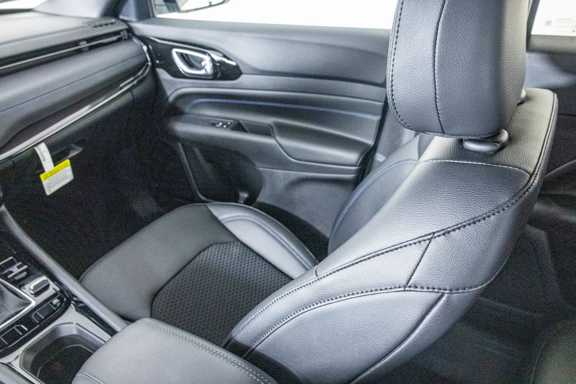 New 2026 Jeep Compass Latitude image 32