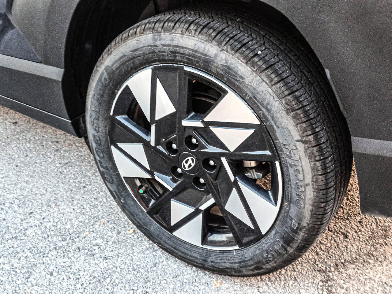 Used 2024 Hyundai Kona SEL FWD image 11