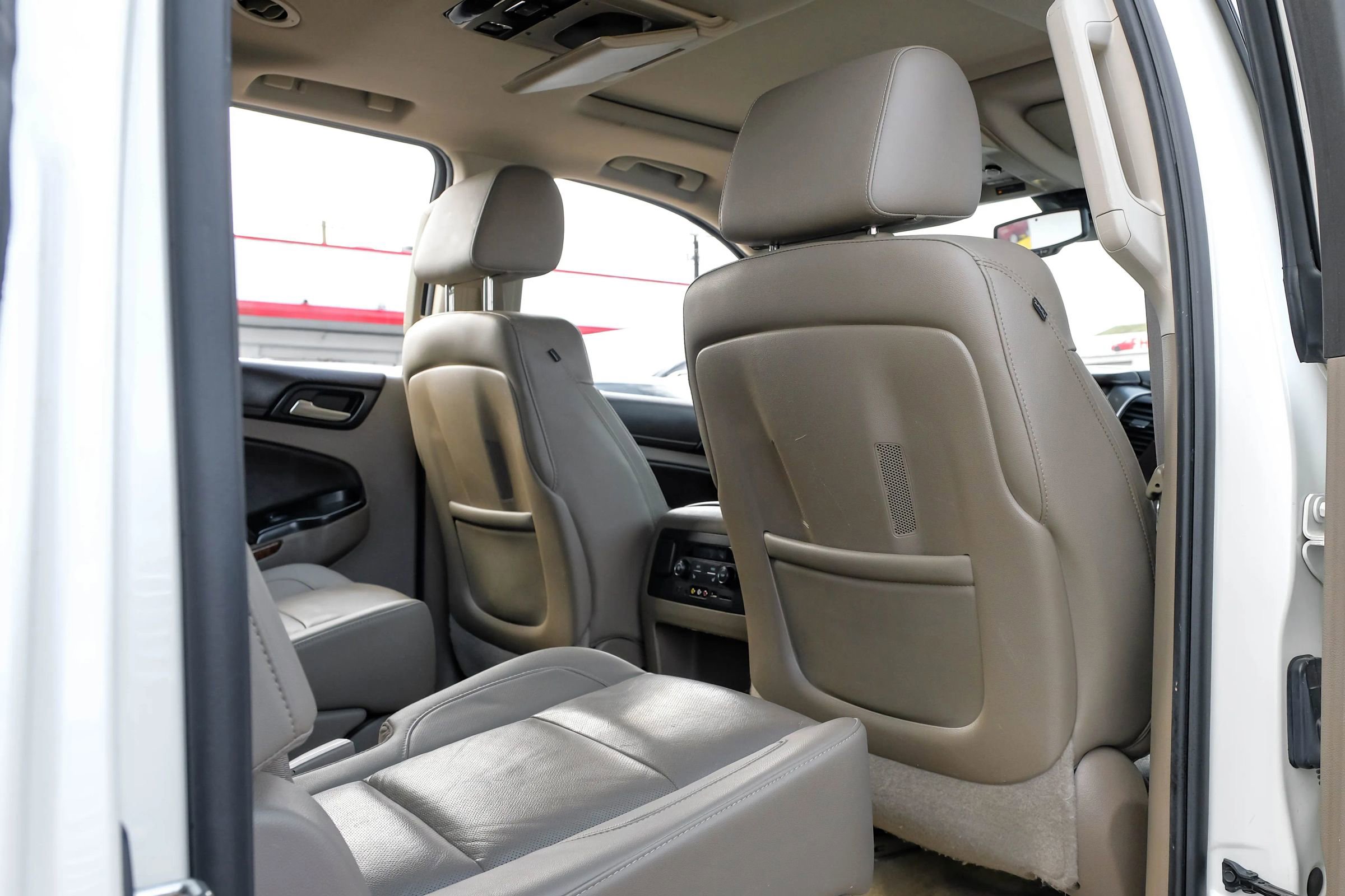 Used 2015 Chevrolet Suburban LTZ image 45