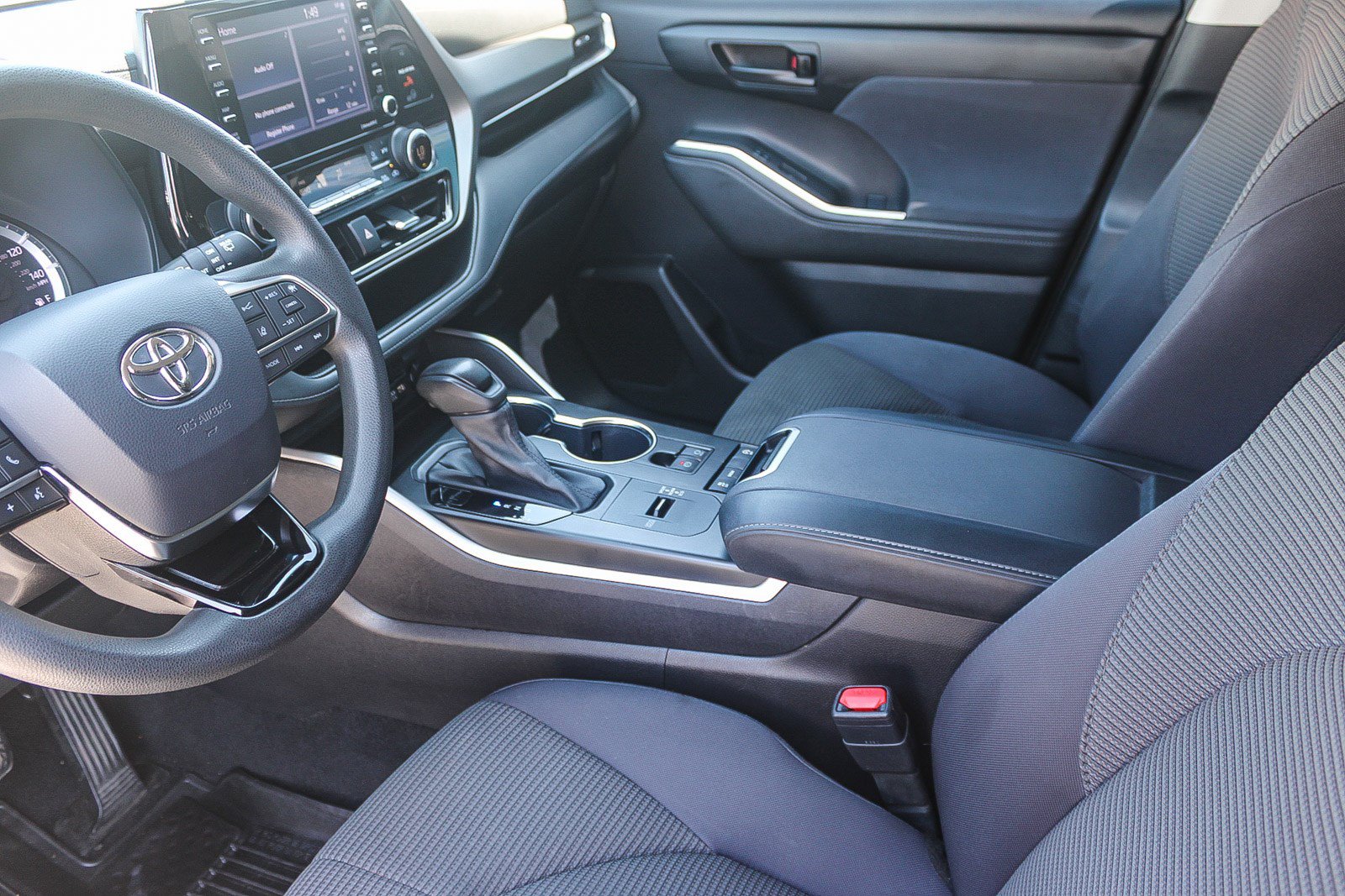 Used 2021 Toyota Highlander L FWD image 18