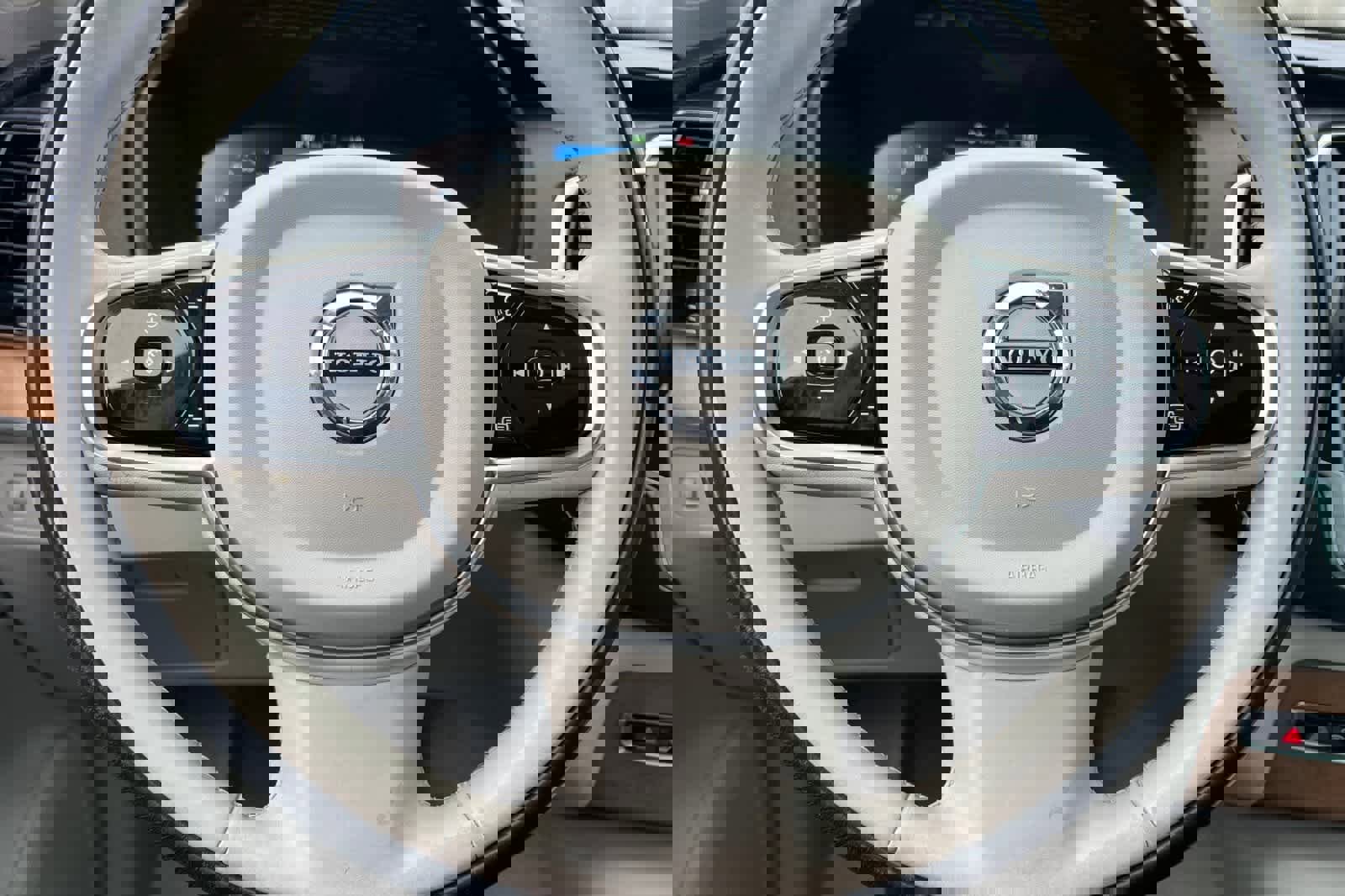 Used 2016 Volvo XC90 T6 Inscription w/ Vision Package image 27