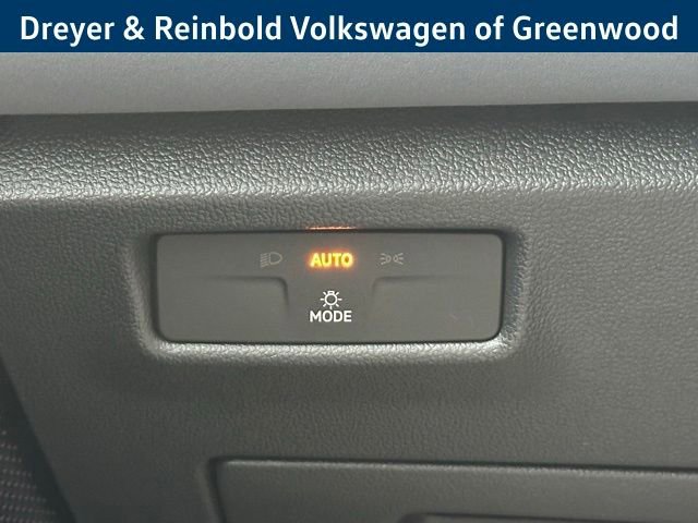 New 2026 Volkswagen Tiguan SE image 16