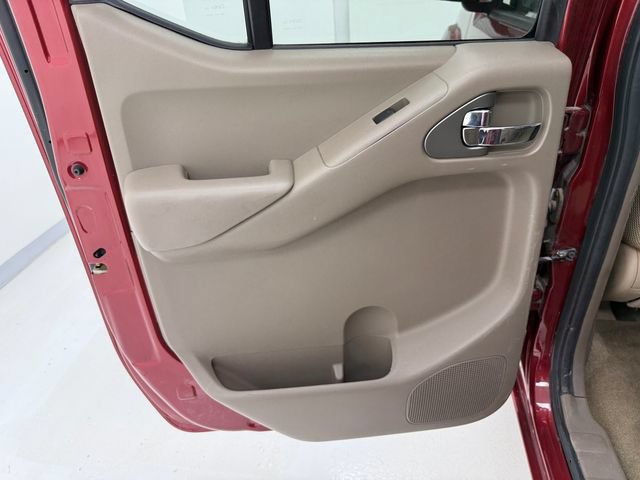 Used 2014 Nissan Frontier SV RWD image 34