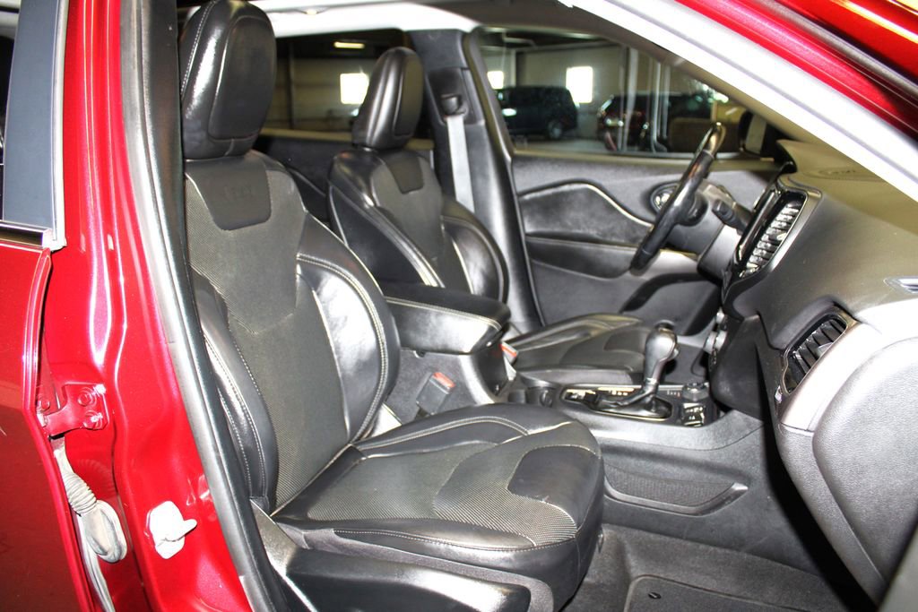 Used 2020 Jeep Cherokee Limited w/ Technology Group image 31