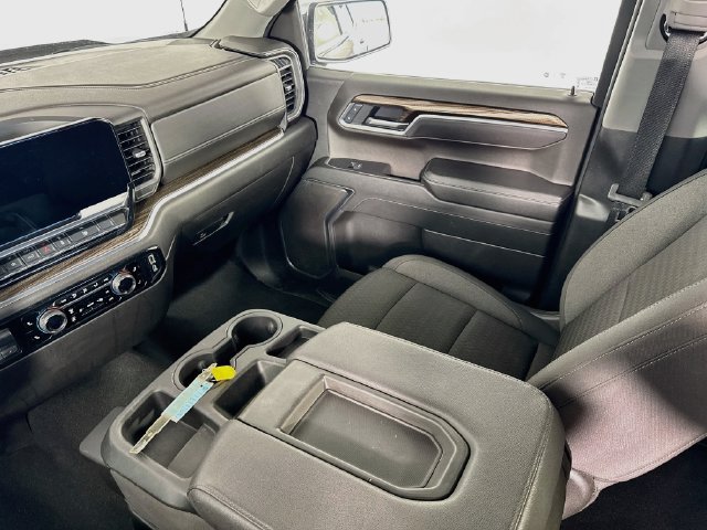 Used 2025 Chevrolet Silverado 1500 LT AWD/4WD image 24