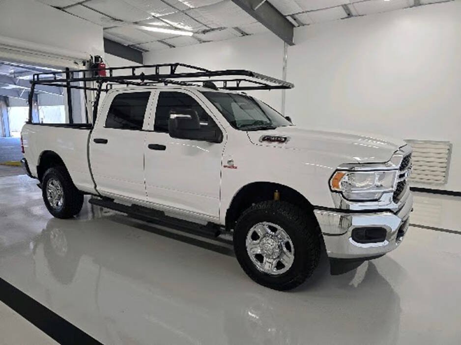 Used 2024 RAM 2500 Tradesman w/ Chrome Appearance Group AWD/4WD image 10
