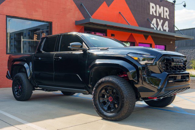 Used 2025 Toyota Tacoma TRD Off-Road image 3