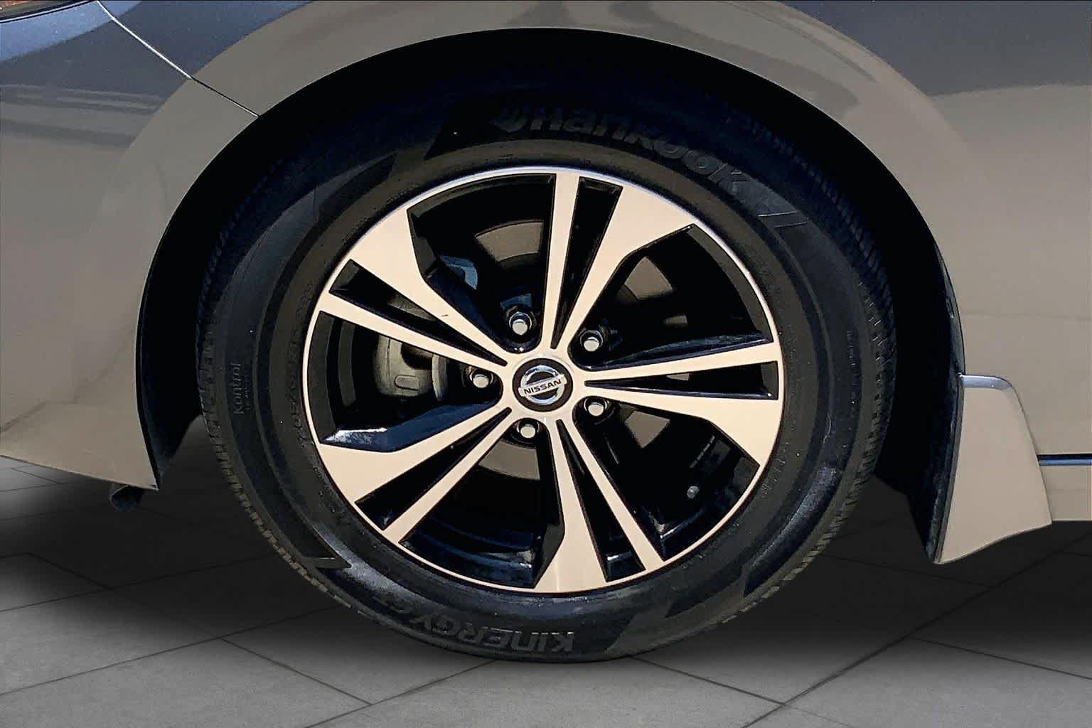 Used 2020 Nissan Sentra SV FWD image 11