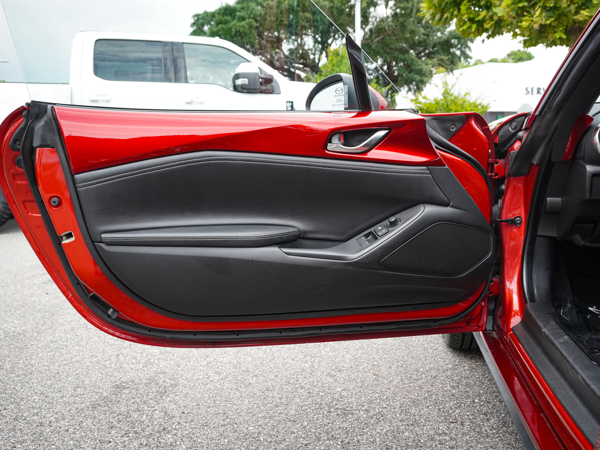 Used 2022 MAZDA MX-5 Miata RF Grand Touring RWD image 14