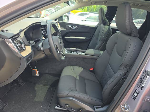 Used 2026 Volvo XC60 B5 Plus AWD/4WD image 7