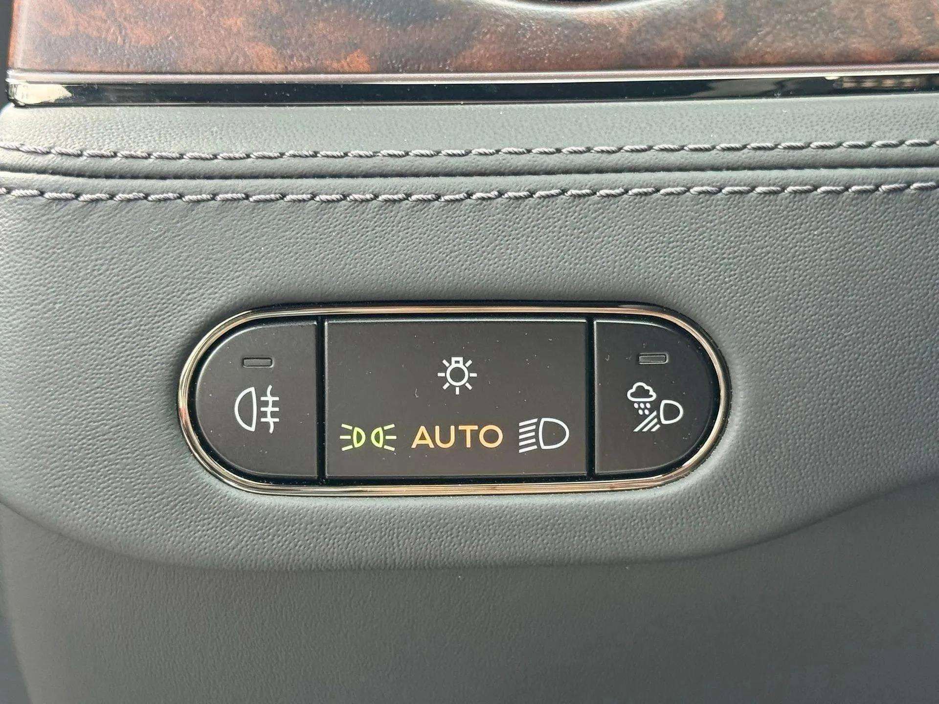 Certified 2025 Bentley Continental GT Mulliner image 27