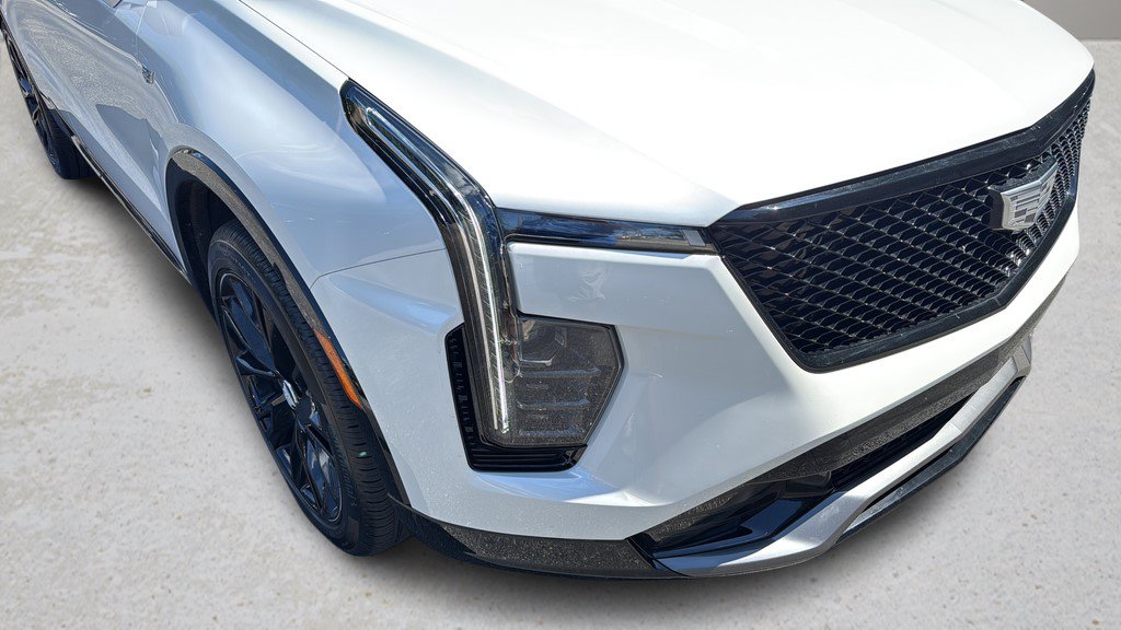 Certified 2025 Cadillac XT4 Sport w/ LPO, Onyx Lite Package AWD/4WD image 11