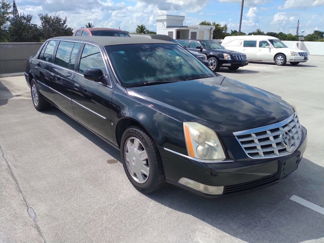 Used 2008 Cadillac DTS Limousine image 1