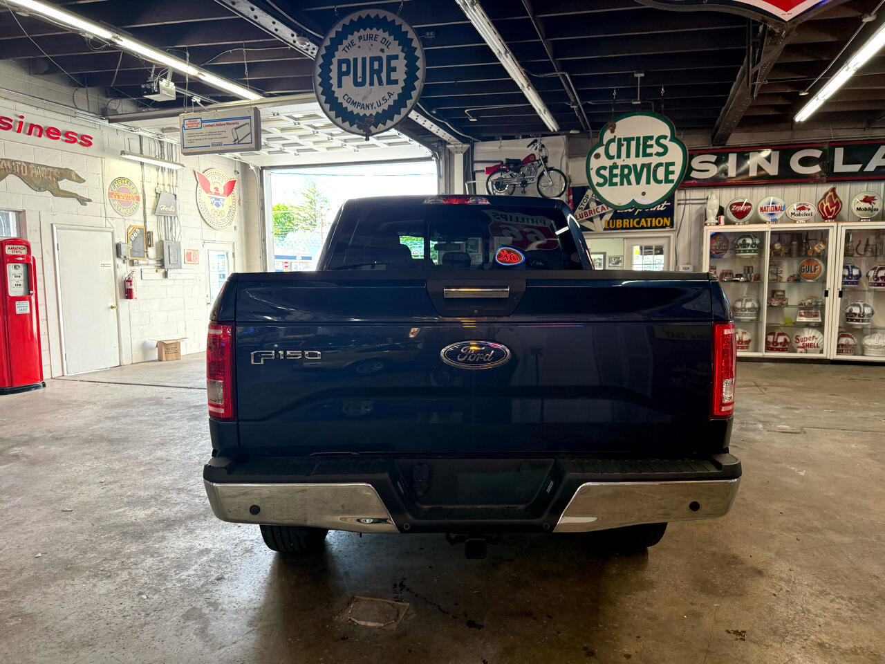 Used 2017 Ford F150 XLT w/ Equipment Group 302A Luxury image 4