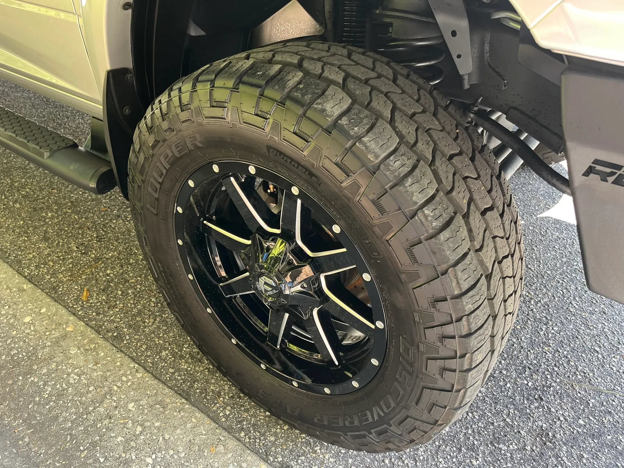 Used 2018 RAM 2500 Big Horn w/ Sport Appearance Group AWD/4WD image 13