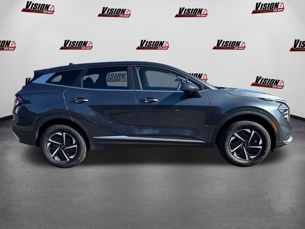 Certified 2025 Kia Sportage LX image 4