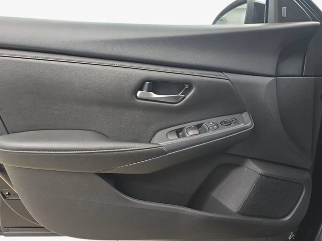 Used 2025 Nissan Sentra SV FWD image 26