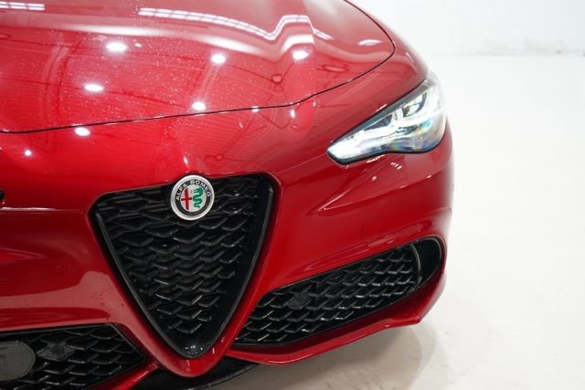 New 2025 Alfa Romeo Giulia AWD w/ Driving Assist Package image 9