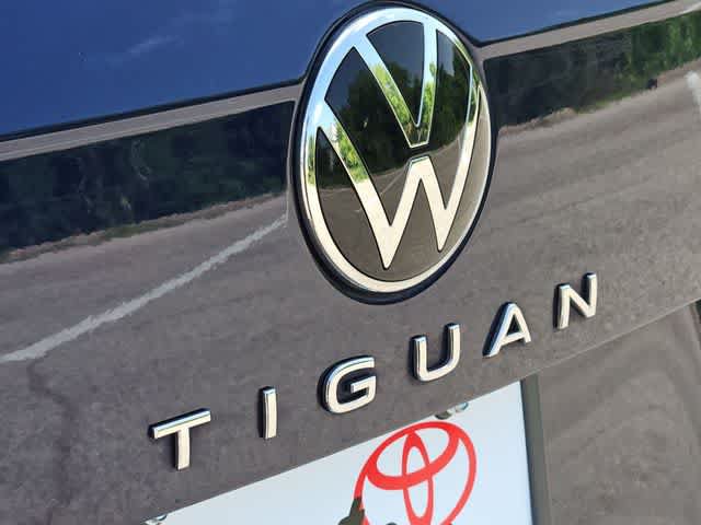 Used 2022 Volkswagen Tiguan SE w/ Panoramic Sunroof Package AWD/4WD image 11