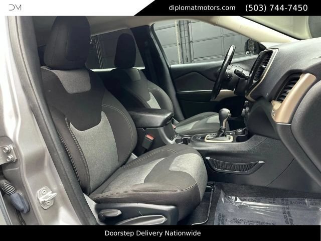 Used 2018 Jeep Cherokee Sport w/ Cold Weather Group AWD/4WD image 20