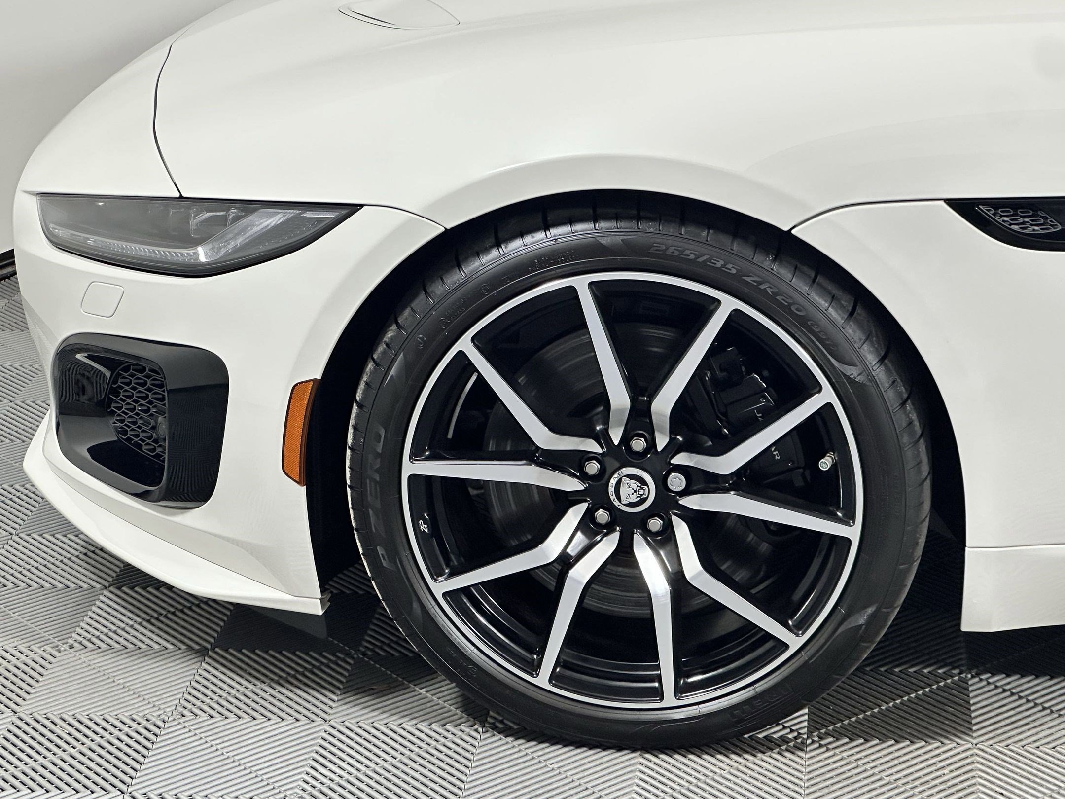 New 2024 Jaguar F-TYPE R image 10