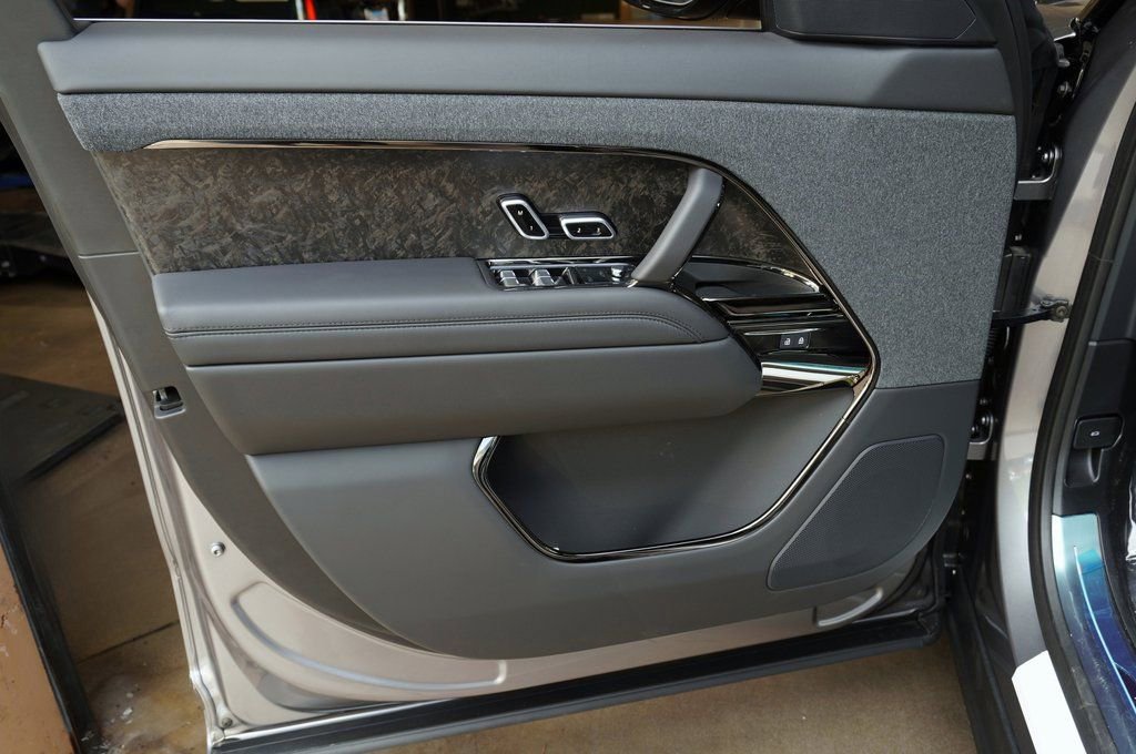 Used 2025 Land Rover Range Rover Sport Dynamic SE image 11