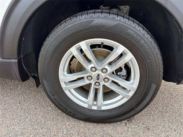 Used 2022 Ford Explorer XLT w/ Equipment Group 202A image 7