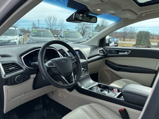 Used 2019 Ford Edge Titanium w/ Cold Weather Package image 25