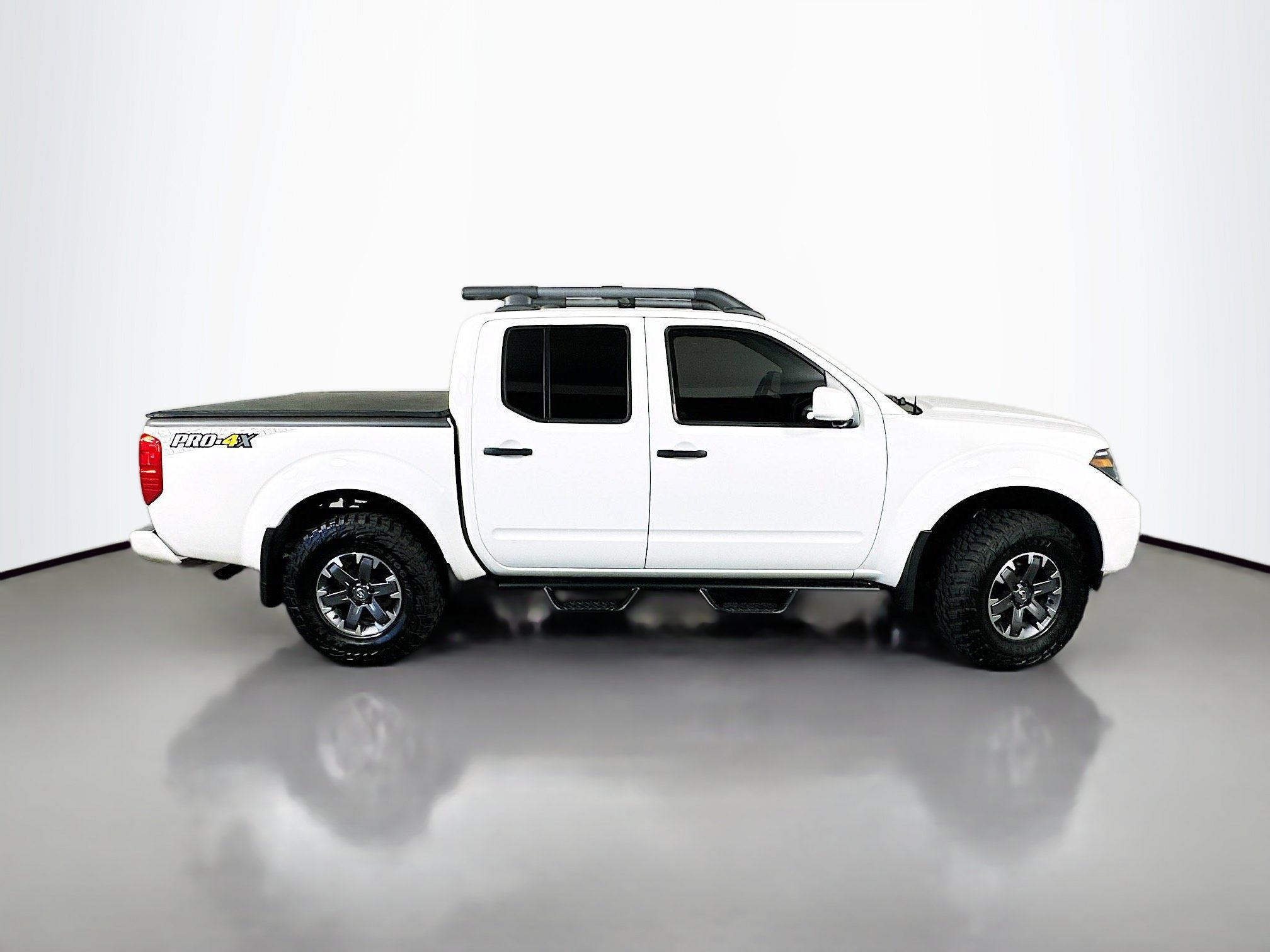 Used 2021 Nissan Frontier PRO-4X w/ Pro-4x Utility Package AWD/4WD image 8