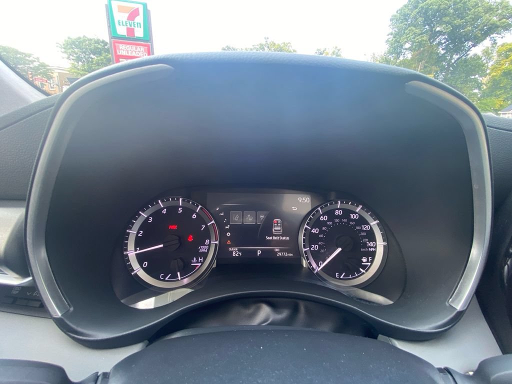 Used 2023 Toyota Highlander XLE AWD/4WD image 16