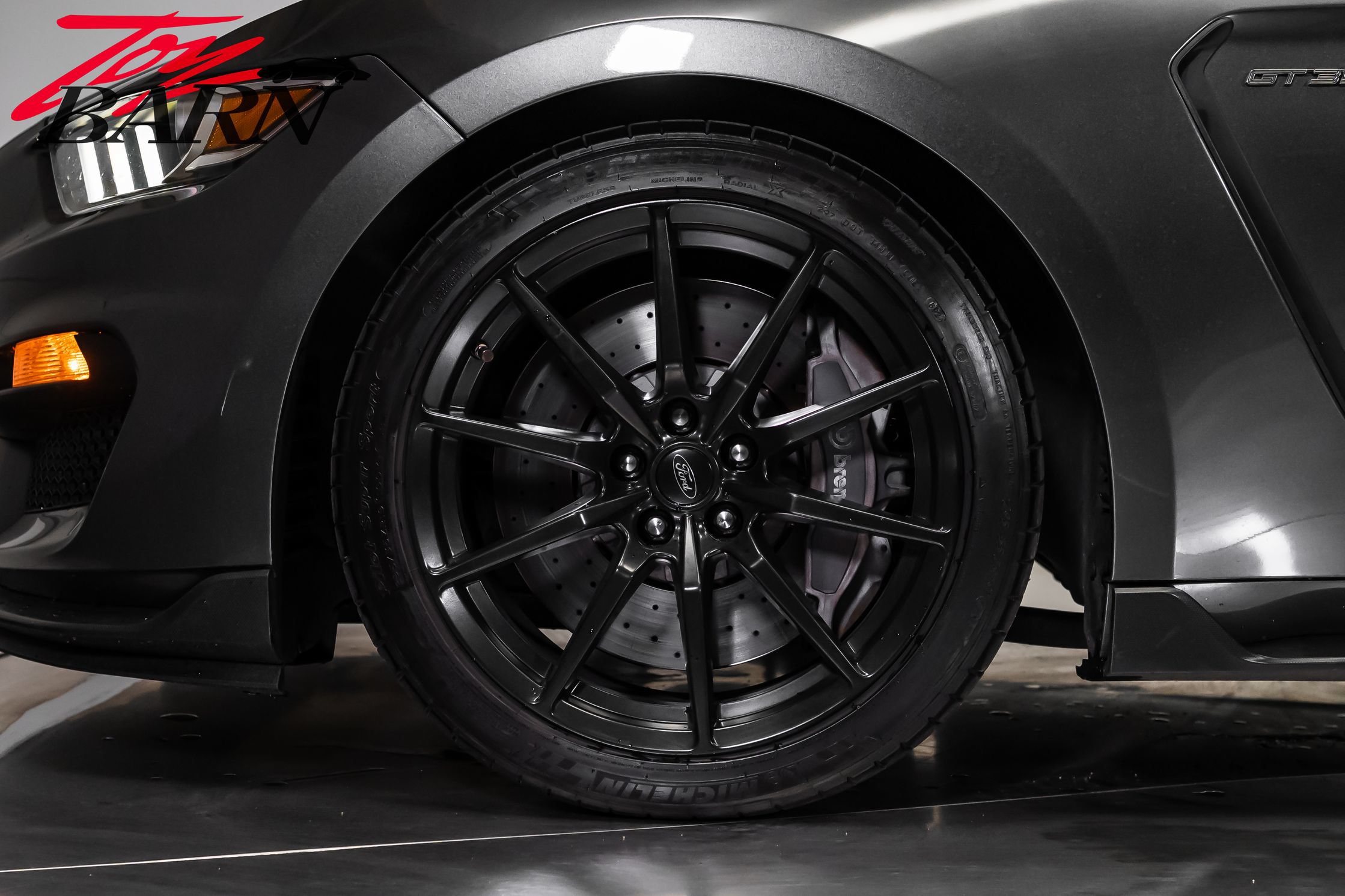 Used 2016 Ford Mustang Shelby GT350 w/ Technology Package RWD image 15