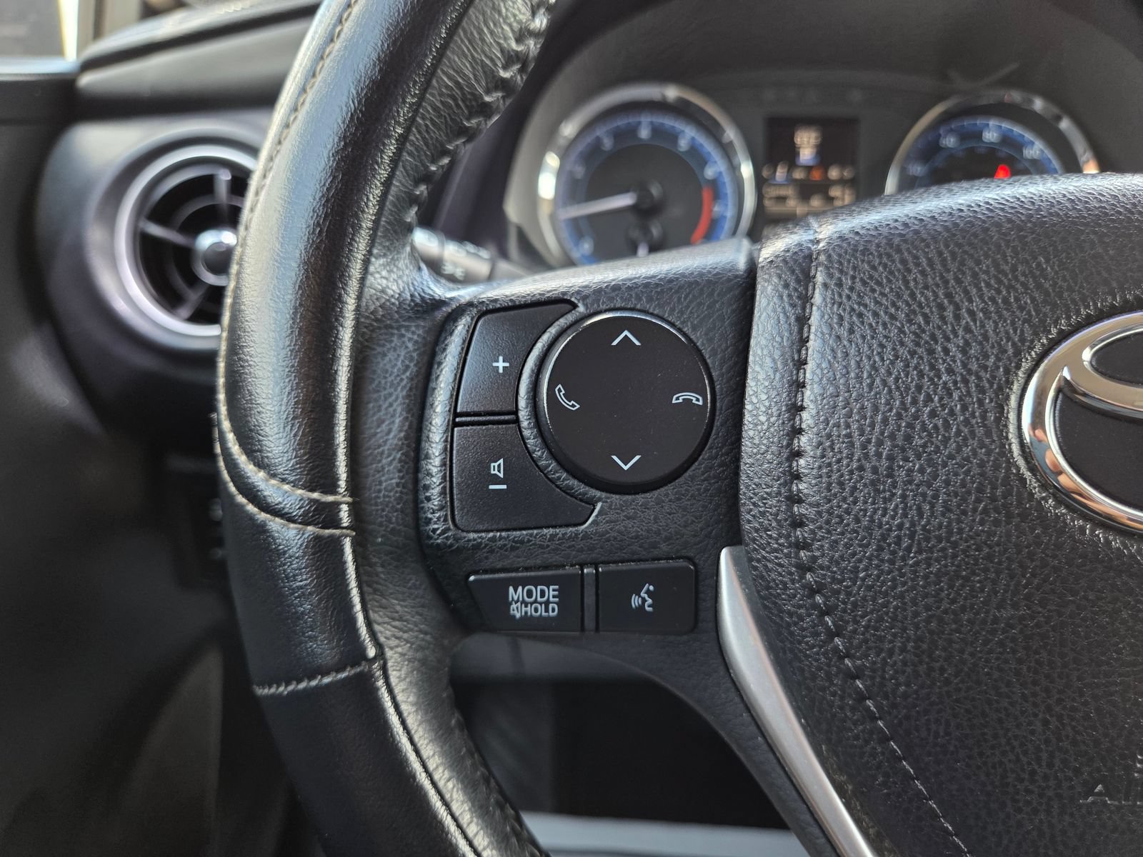 Used 2019 Toyota Corolla SE FWD image 43