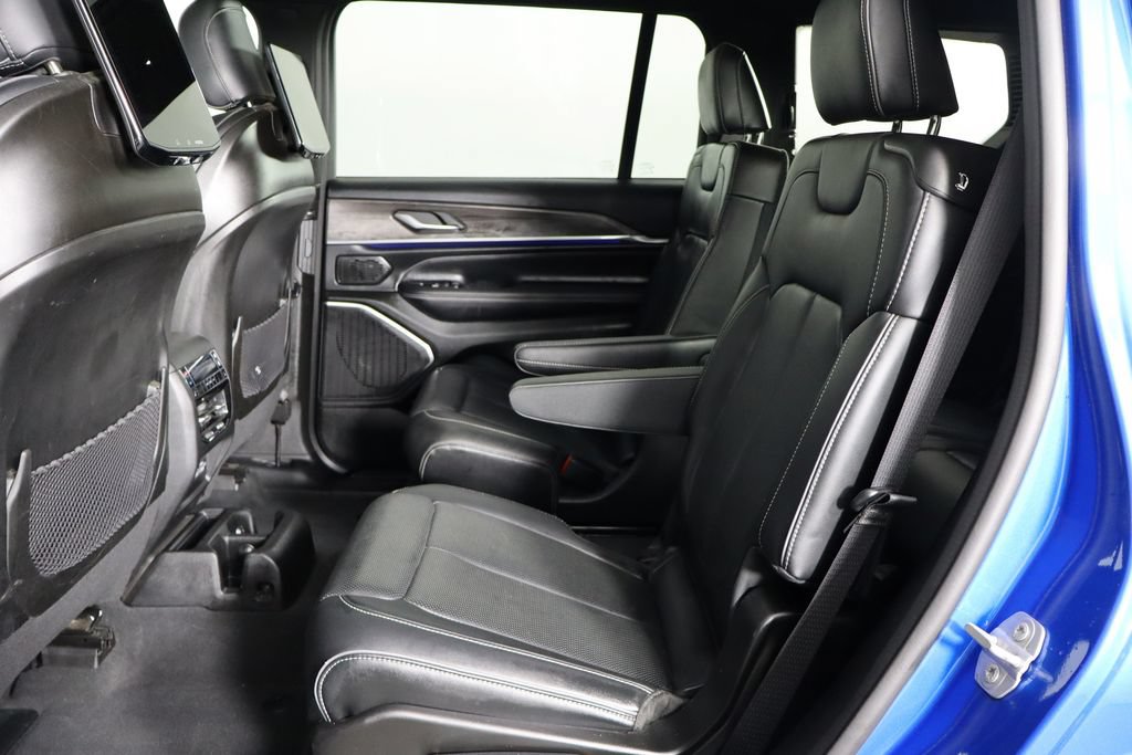 Used 2023 Jeep Grand Cherokee L Overland w/ Rear Seat Video Group I AWD/4WD image 16