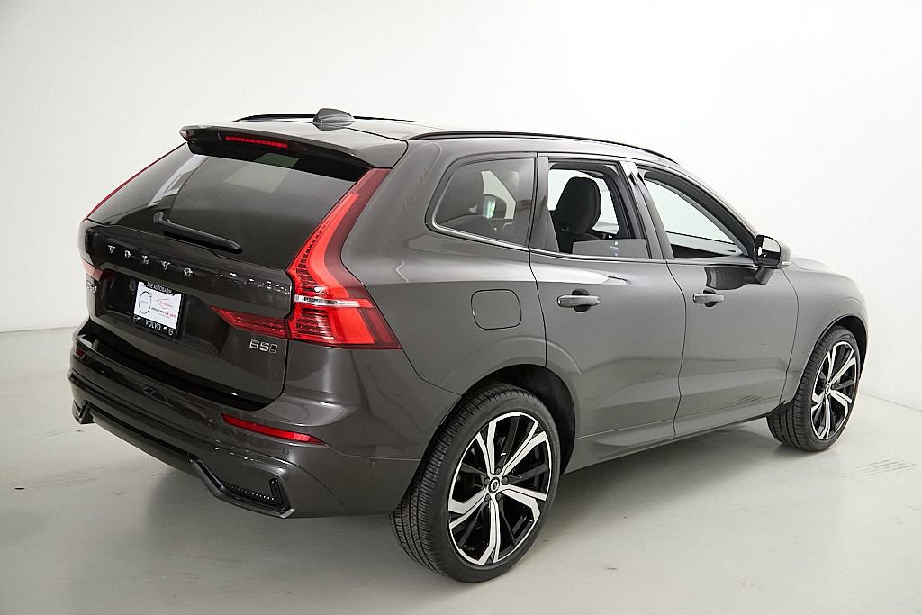 Certified 2024 Volvo XC60 B5 Ultimate w/ Climate Package AWD/4WD image 10