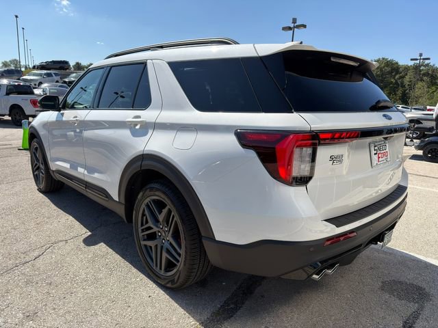 Used 2025 Ford Explorer ST w/ Sun And Sound Package image 5
