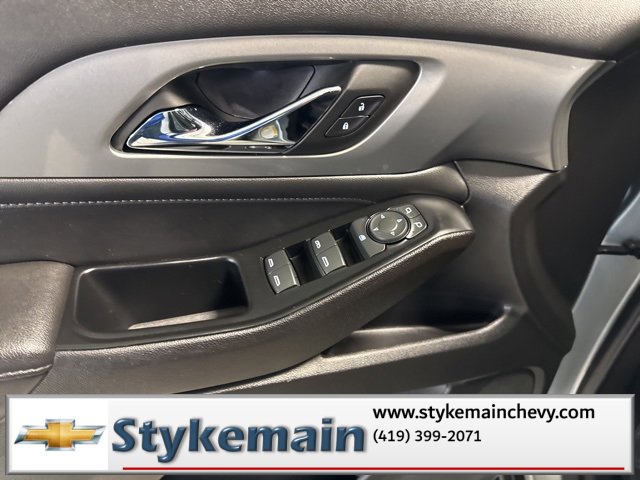 Used 2023 Chevrolet Traverse LT image 40
