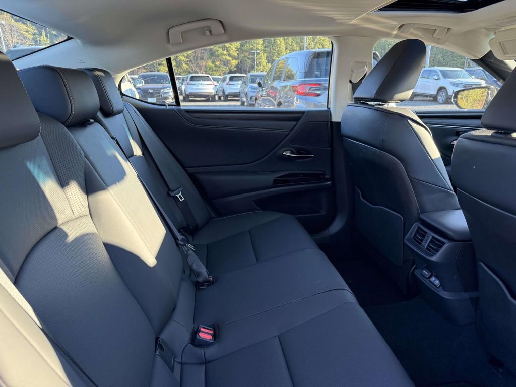 Used 2025 Lexus ES 350 w/ Premium Package image 16