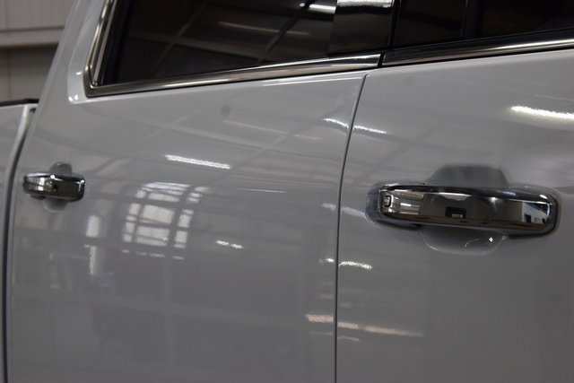 Used 2023 GMC Sierra 3500 Denali w/ Denali Ultimate Package image 17